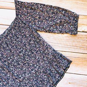 💖3/$17💖 GARAGE Off the shoulder floral top